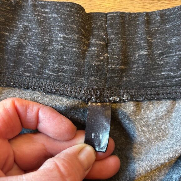 Shorts elastic waist pockets size medium - Picture 4 of 5